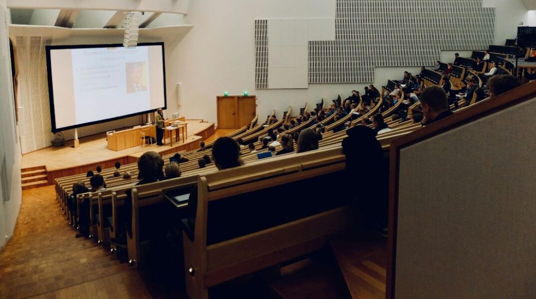 Αιώνιοι φοιτητές: Διαγράφονται σχεδόν 290.000 - Ποιοι έχουν δικαίωμα παράτασης