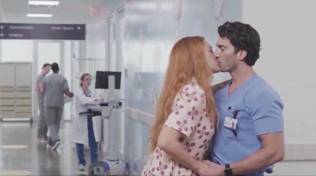 Στιγμιότυπο από την κομμένη σκηνή φιλιού του Μπαλντόνι με τη Λάιβλι 