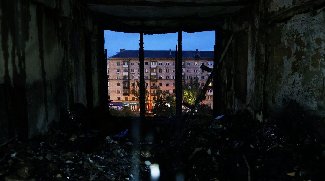 Ουκρανία: Σφοδρή ρωσική επίθεση έπληξε πολλές συνοικίες του Κιέβου, με 11 τραυματίες, φωτιές και εκτεταμένες ζημιές σε κτίρια και υποδομές.