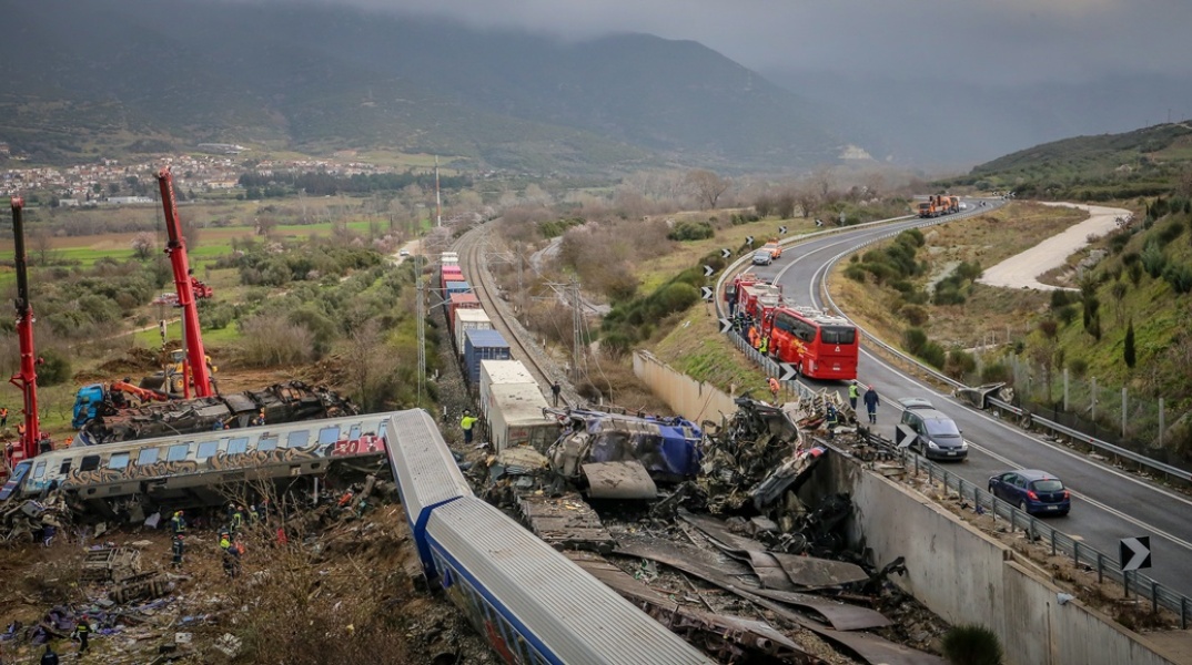 Το σημείο του σιδηροδρομικού δυστυχήματος στα Τέμπη
