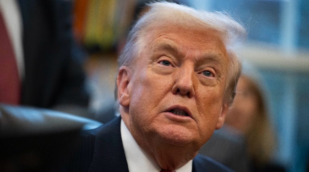 Υπόθεση Επσταϊν: Ο Τραμπ δηλώνει αθώος - Γιατί όμως φέρεται σαν ύποπτος;