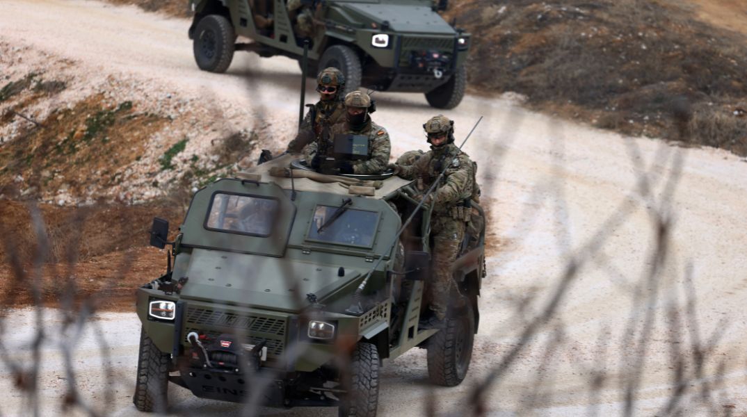 Η ΕΕ προωθεί σχέδιο «στρατιωτικής Σένγκεν» για επιτάχυνση μετακίνησης στρατευμάτων και αρμάτων μάχης - Στόχος η αμυντική ετοιμότητα έως το 2030 έναντι Ρωσίας