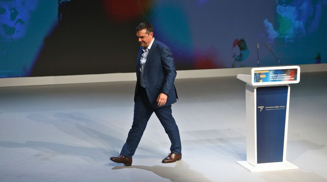 Κομπάρσοι στο δραματικό μυθιστόρημα του Αλέκση