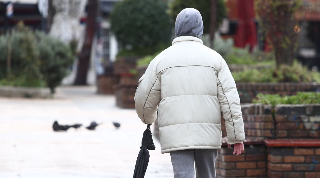 Με βροχές και καταιγίδες ο καιρός την Πέμπτη - Πού αναμένονται ισχυρά τα φαινόμενα