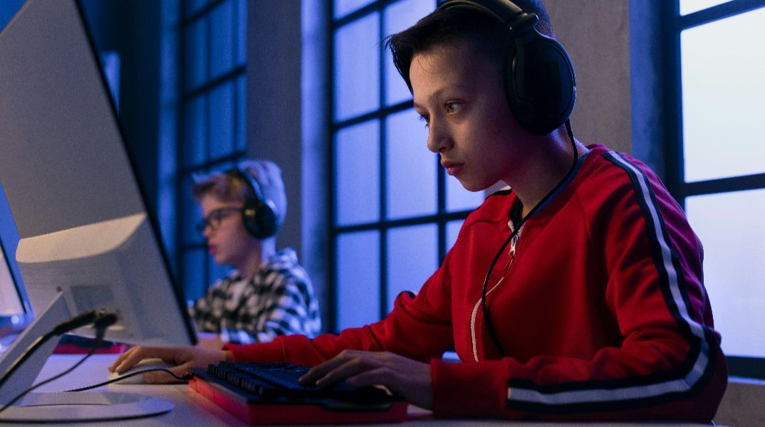 Προειδοποίηση Europol: Παιδιά εκβιάζονται μέσω βιντεοπαιχνιδιών για να διαπράξουν δολοφονίες