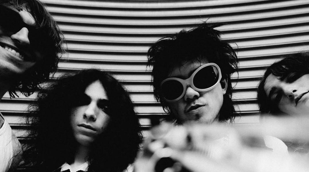 Geese: Ο Κέιβ, ο Μπουκόφσκι και ο δίσκος της χρονιάς από το συγκρότημα