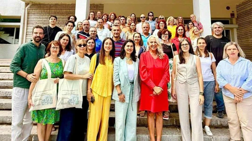 Όμιλος Αποφοίτων Διεθνούς Θερινού Πανεπιστημίου: Η δυναμική κοινότητα νέων που αγαπά…τα θαύματα