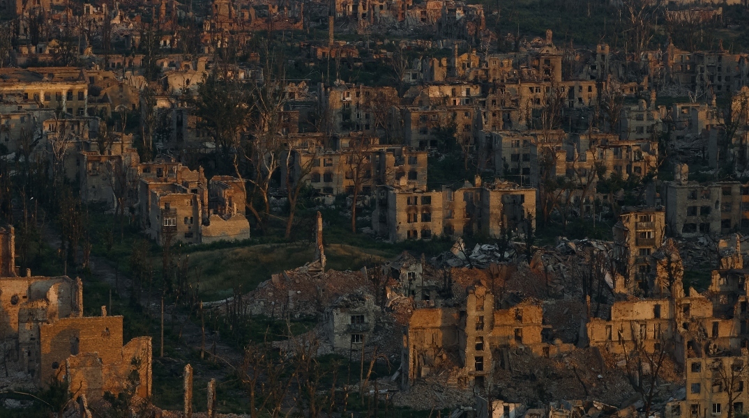 Ρωσο-ουκρανικός πόλεμος: Τα 28 σημεία και η μοναξιά της Ευρώπης