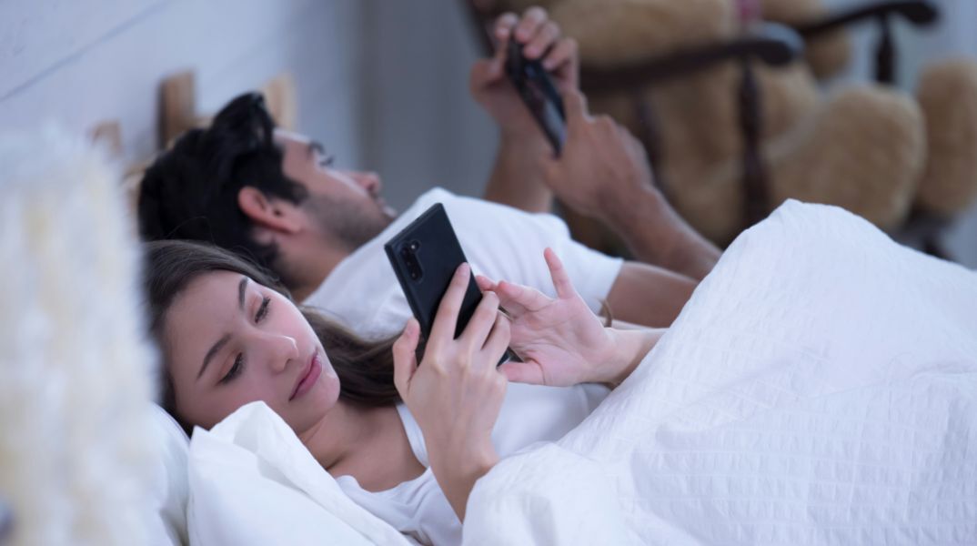 Μελέτη: Τα σύντομα βίντεο επηρεάζουν αρνητικά τον εγκέφαλο και την ψυχική υγεία - Συνδέονται με μειωμένη προσοχή, άγχος, κατάθλιψη και κακή ποιότητα ύπνου.