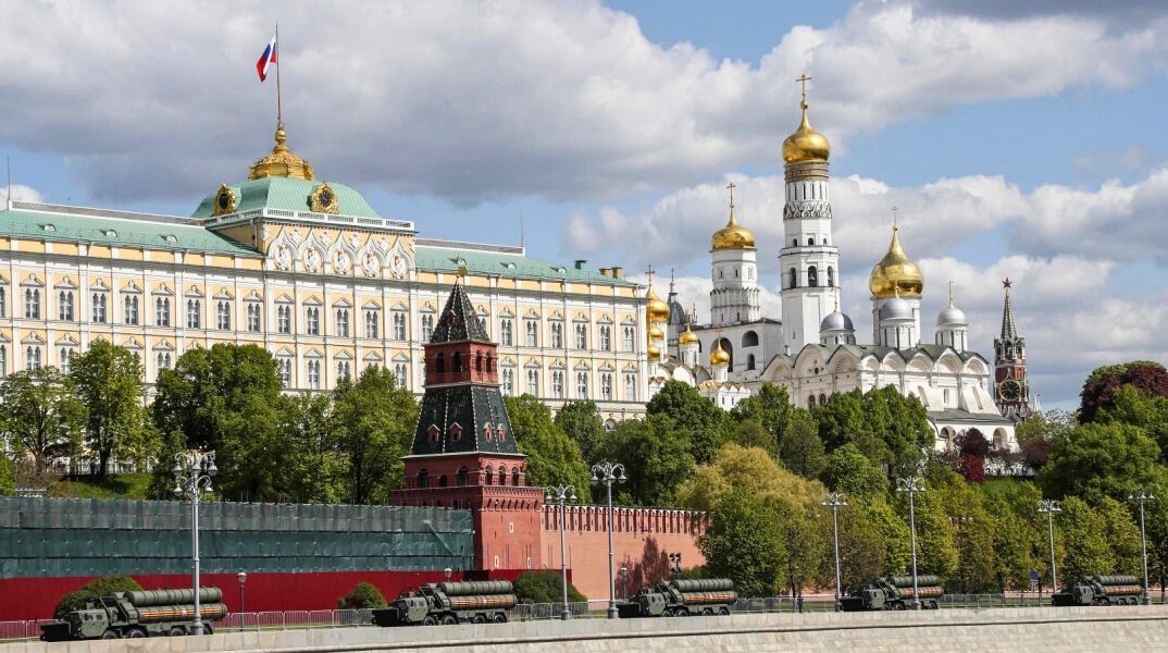 Πώς το «ρωσικό νυστέρι» ακρωτηριάζει την ευρωπαϊκή δημοκρατία