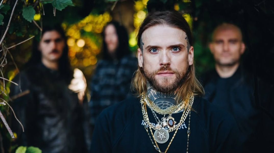 To death metal συγκότημα Vitriol διαλύθηκε εν μέσω περιοδείας, αφήνοντας τον frontman σε βενζινάδικο- Τα μέλη τον κατηγορούν για ξεσπάσματα θυμού 