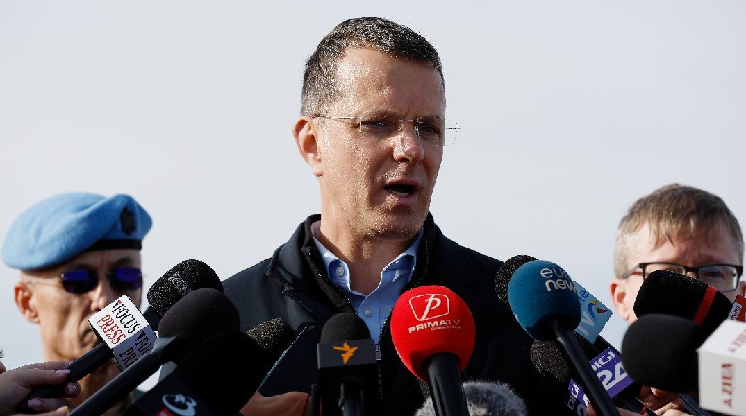 Ρουμανία: Παραιτήθηκε ο υπουργός Άμυνας - Παραδέχθηκε ότι είχε πει ψέματα στο βιογραφικό του