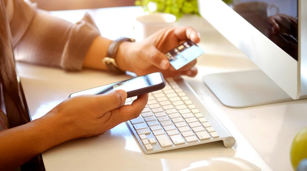 Πληρωμή οφειλών μέσω κινητού, υπολογιστή με τη χρήση κάρτας