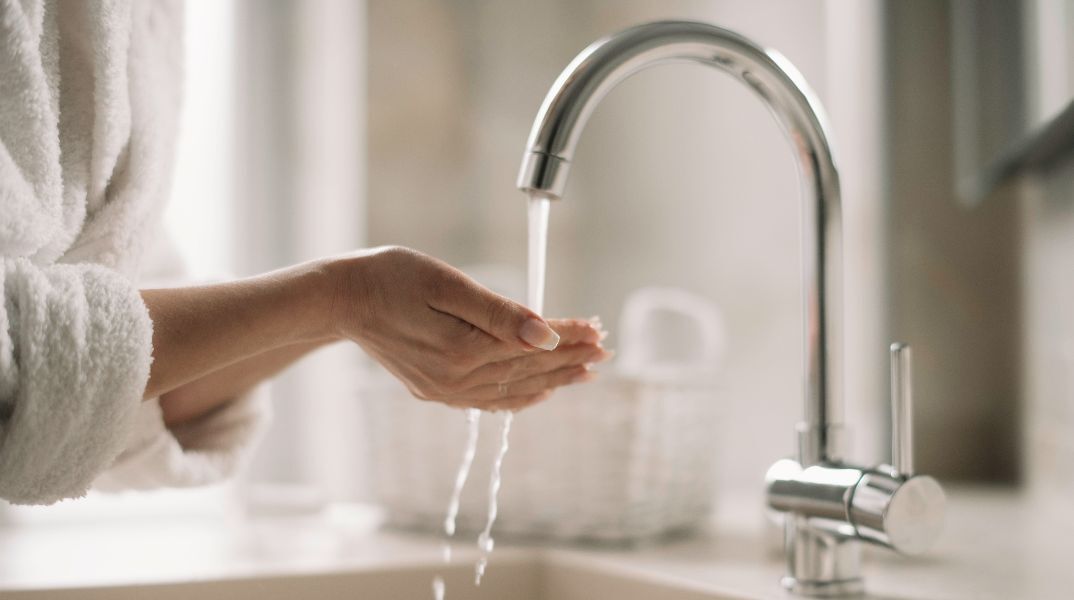 Λειψυδρία: 10+1 τρόποι να μην σπαταλάμε το νερό - Οδηγίες από την ΕΥΔΑΠ