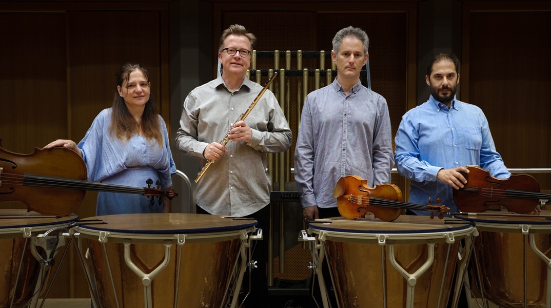 apo_thn_austria_se_enan_neo_kosmo