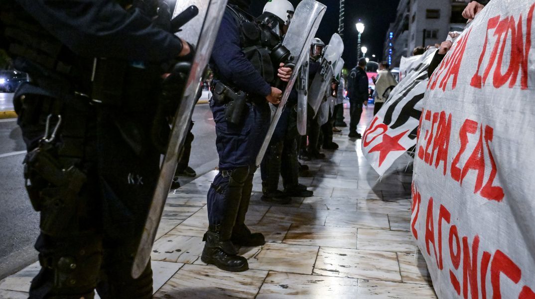 Εκτός από τον φασισμό να μην περάσει ούτε ο αναρχοκομμουνισμός