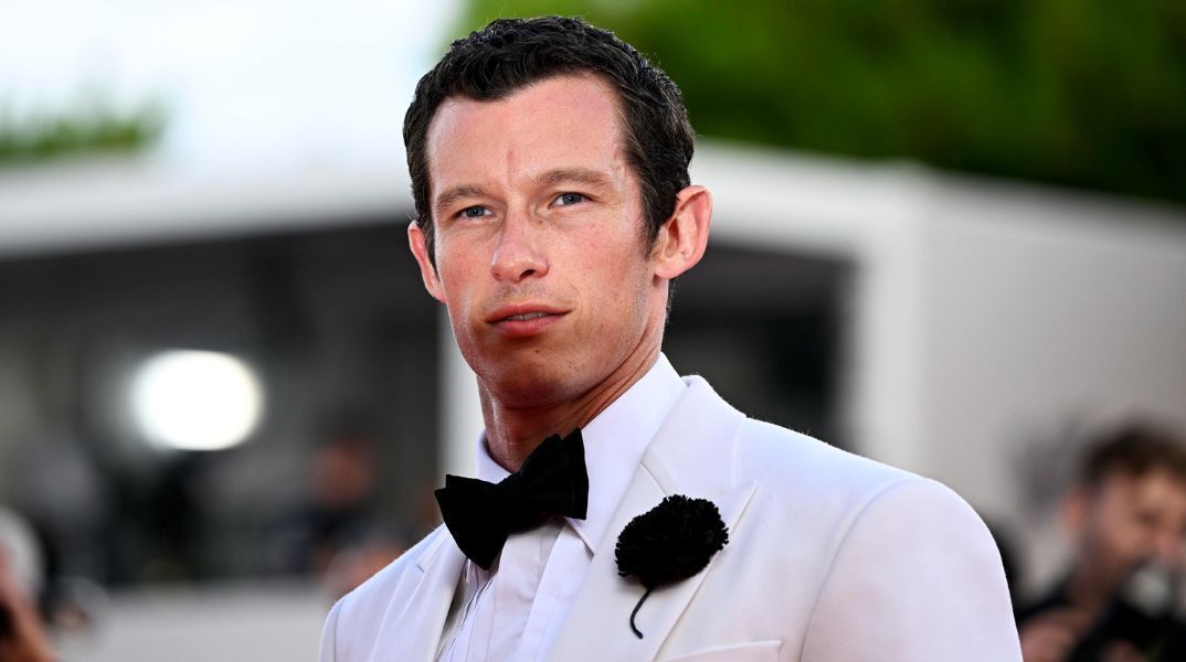 Ο Κάλουμ Τέρνερ αναδεικνύεται νέο φαβορί για τον ρόλο του Τζέιμς Μποντ, με τις αποδόσεις να τον φέρνουν μπροστά από τους Άαρον Τέιλορ-Τζόνσον και Χένρι Κάβιλ.