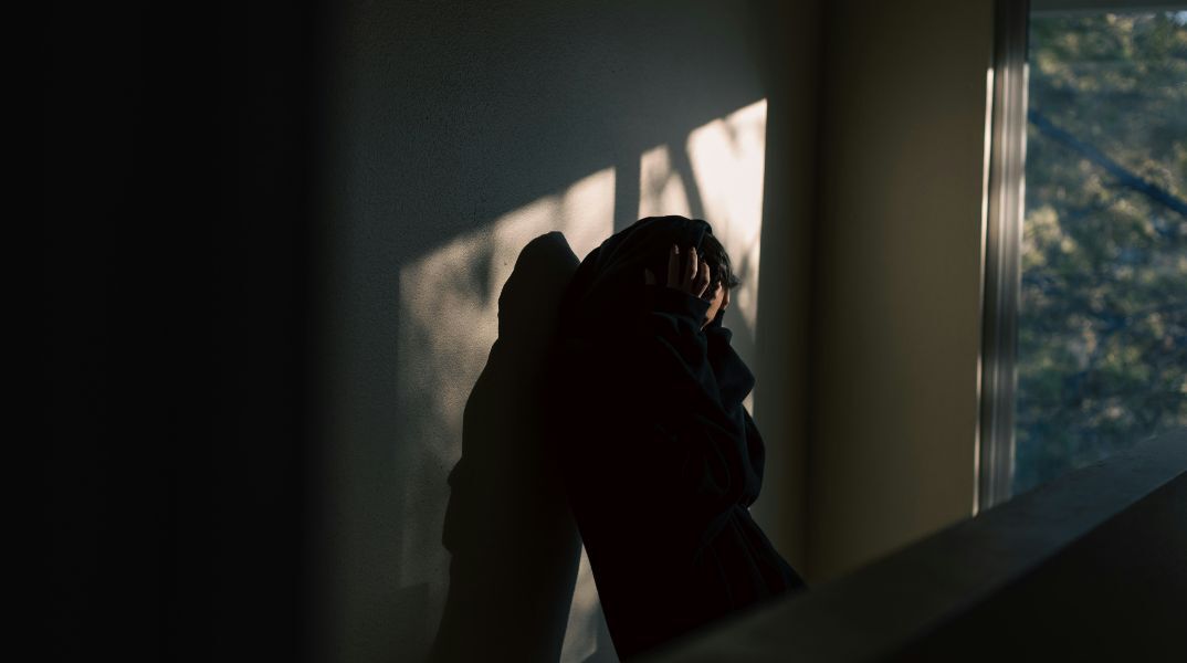 Ρόδος: Στη φυλακή ο 55χρονος που βίαζε την κόρη του και απέκτησε παιδί μαζί της