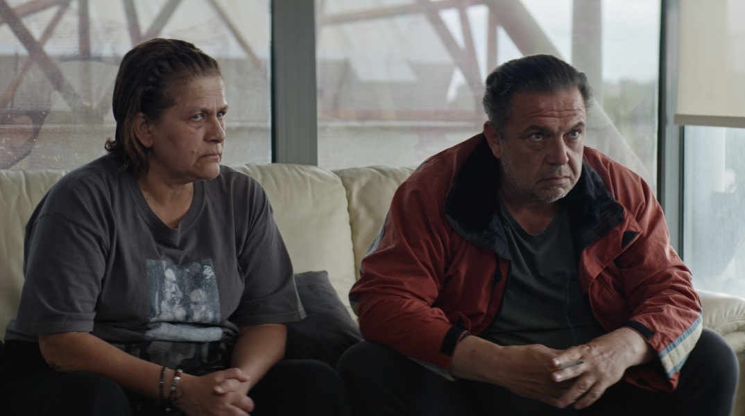 Σπασμένη Φλέβα: Με sold out προβολές και 31.250 εισιτήρια το πρώτο τετραήμερο προβολής, η νέα ταινία του Γιάννη Οικονομίδη.