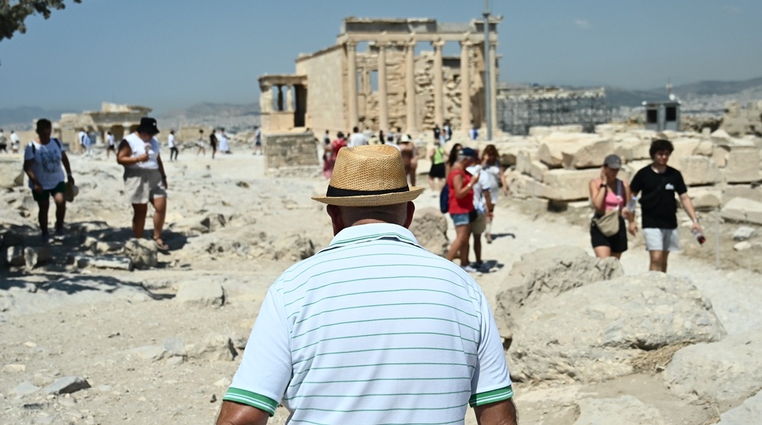 Ηλικιωμένος στην Ακρόπολη