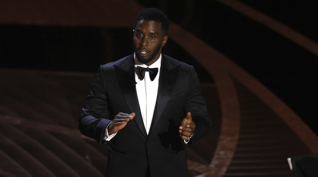 Σον Diddy Κομπς: Χαρακτηρίζει τη νέα σειρά ντοκιμαντέρ του Netflix ως «ντροπιαστικό χτύπημα», κατηγορώντας το δίκτυο και τον 50 Cent για χρήση κλεμμένου υλικού.