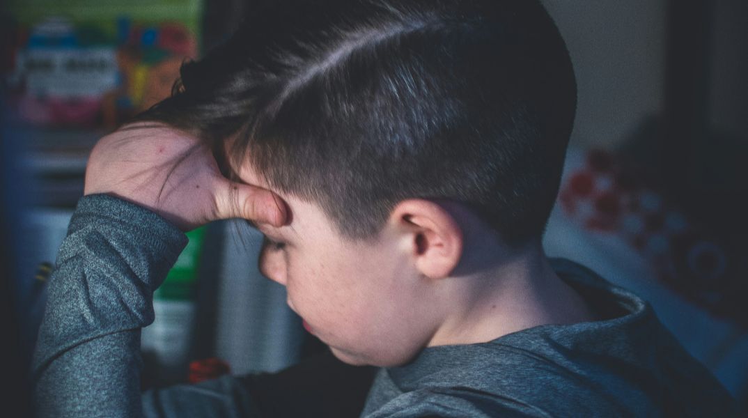 Κρήτη: Μετά από καταγγελία της γειτόνισσας συνελήφθη το ζευγάρι για την κακοποίηση 8 παιδιών τους 