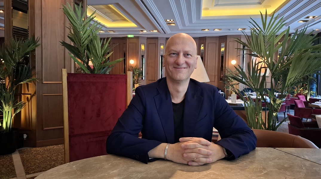 Ο Θεοφάνης Τάσης απέναντι στον αλγοριθμικό του σωσία