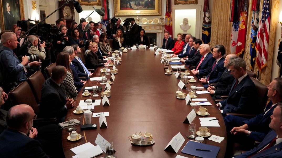 Τι έχει πάθει ο Ντόναλντ Τραμπ με τη Βενεζουέλα;