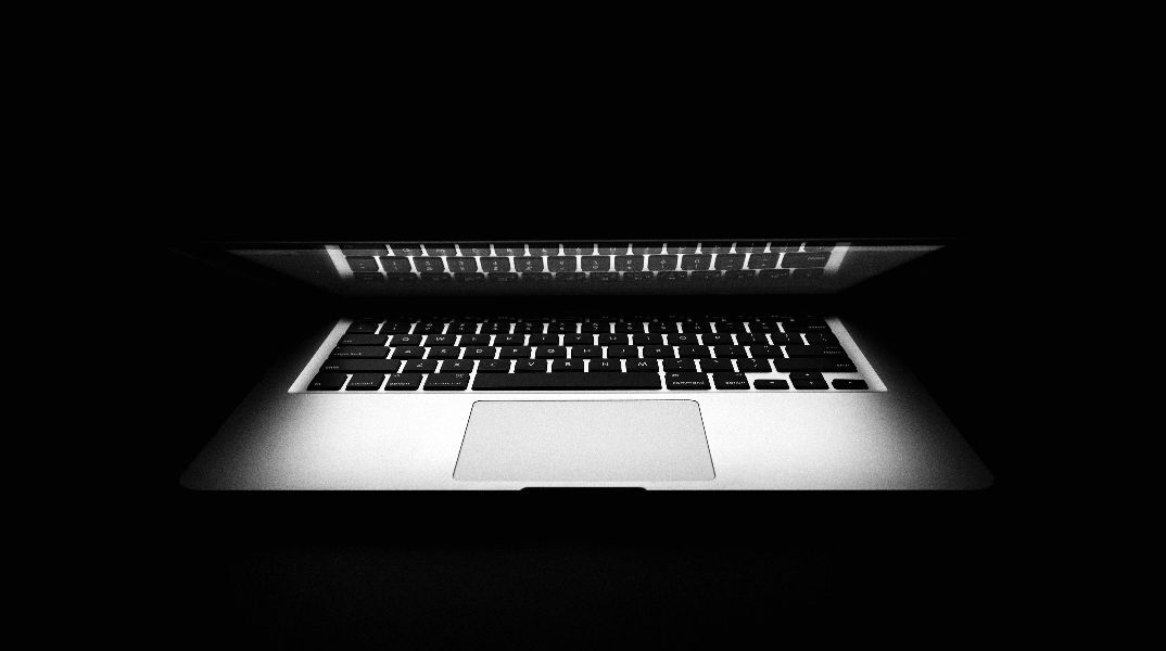 «Γιατροί-μαϊμού» μέσω deepfake προωθούν ψεύτικες θεραπείες στο TikTok