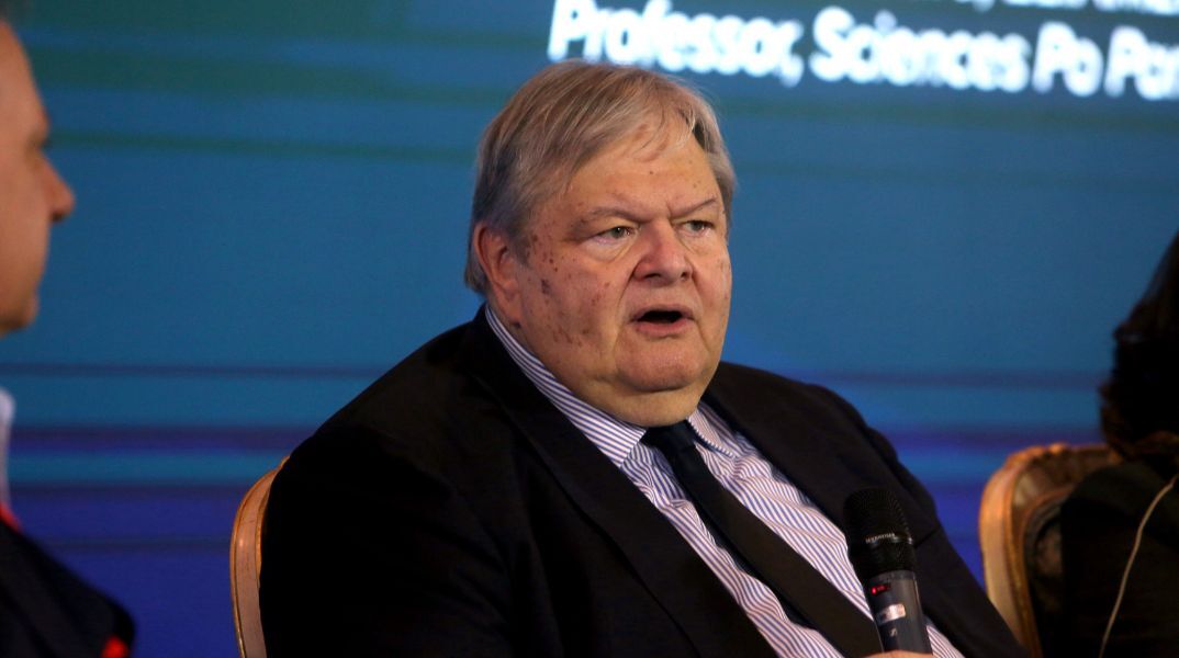 Ο Ευάγγελος Βενιζέλος χαιρετίζει την πρωτοβουλία για Πενταμερή Διάσκεψη - Δεν πρέπει να σταματήσουν οι διμερείς επαφές - Ο ρόλος της ΕΕ