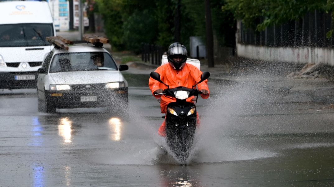 ΓΣΕΕ: Οδηγίες για την ασφάλεια εργαζομένων εν μέσω της κακοκαιρίας Byron - Ποια τα δικαιώματα σε περιπτώσεις αδυναμίας προσέλευσης.