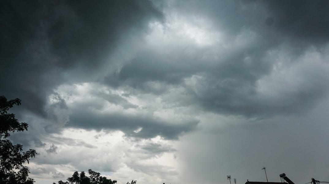 Κακοκαιρία Byron: Μήνυμα του 112 σε Τρίκαλα, Καρδίτσα και Φθιώτιδα