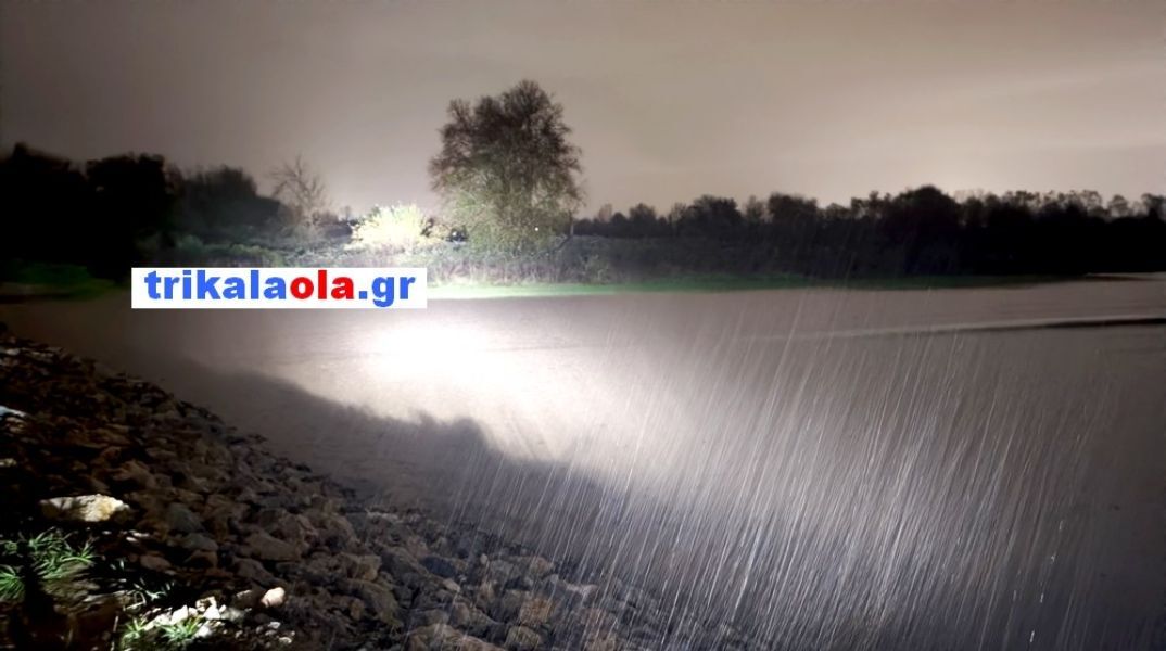 Τρίκαλα: Υπερχείλισε ο Πηνειός, δεν άντεξαν τα αναχώματα Βαλομανδρίου και Ρογκίων