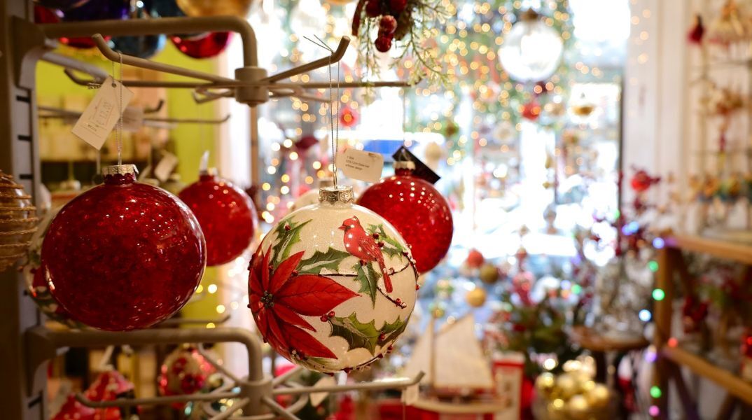 Επιθεώρηση Εργασίας: H καταβολή του Δώρου Χριστουγέννων σε όλους τους μισθωτούς του ιδιωτικού τομέα πρέπει να γίνει έως την 21η Δεκεμβρίου 2025 