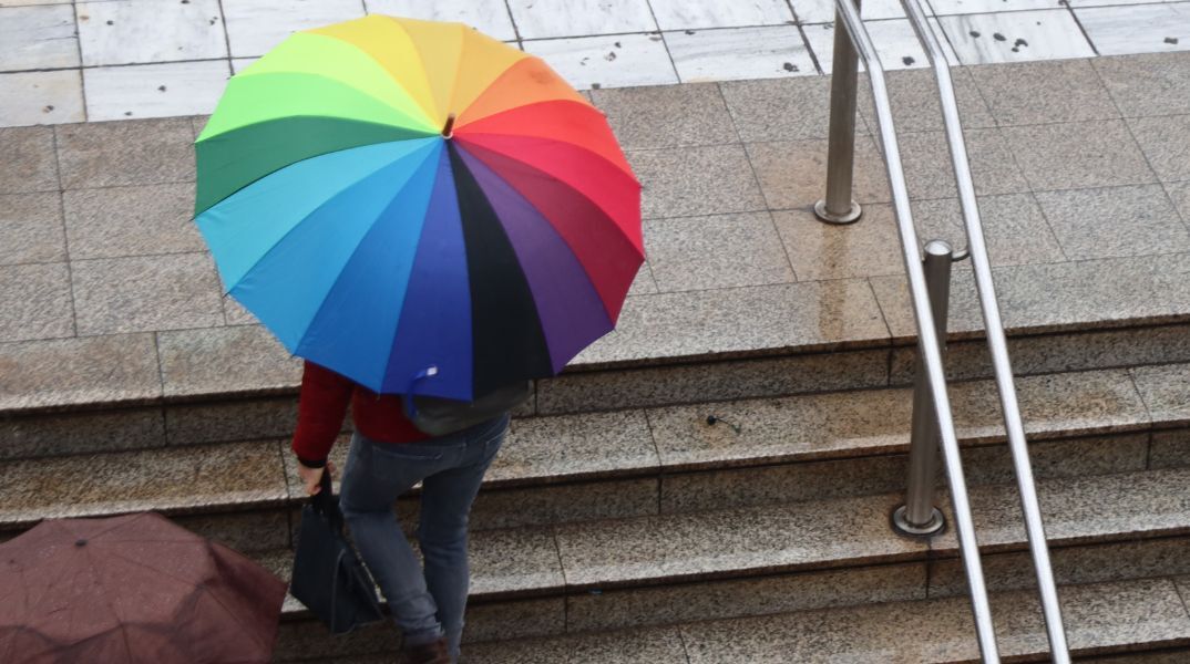 Πρόγνωση καιρού: Βροχές και καταιγίδες σήμερα, Δευτέρα 8 Δεκεμβρίου - Άνεμοι έως 7 μποφόρ στο Αιγαίο - Μικρή πτώση θερμοκρασίας στα βόρεια.