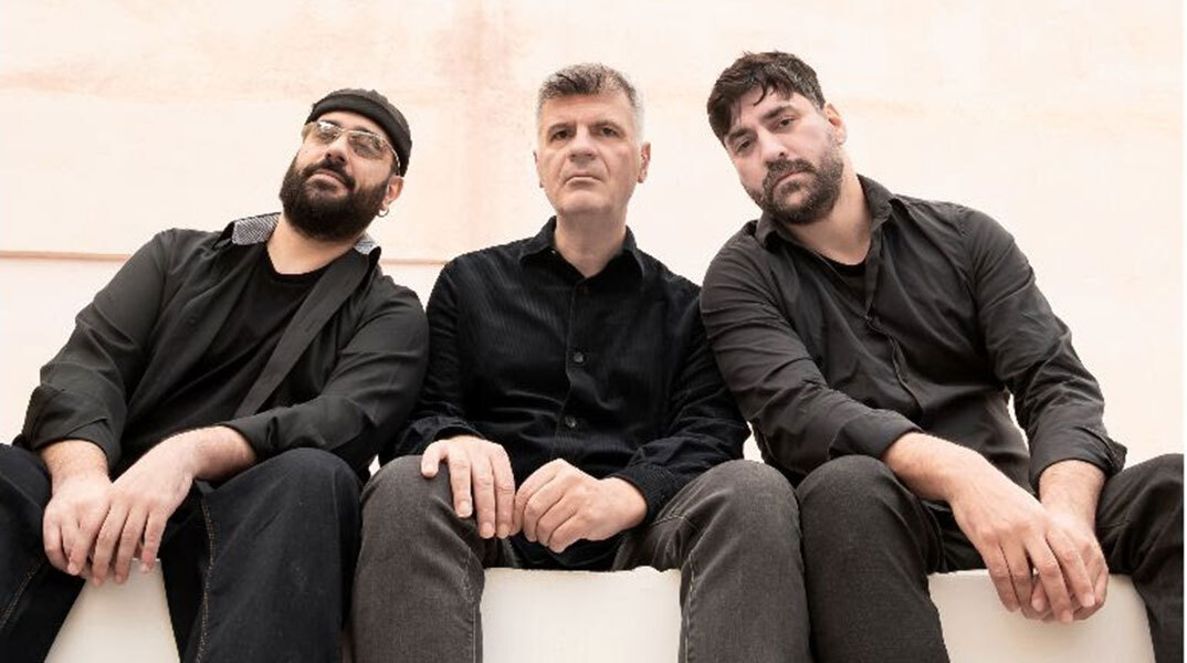 Φοίβος Δεληβοριάς: «Threesome» στο Κύτταρο