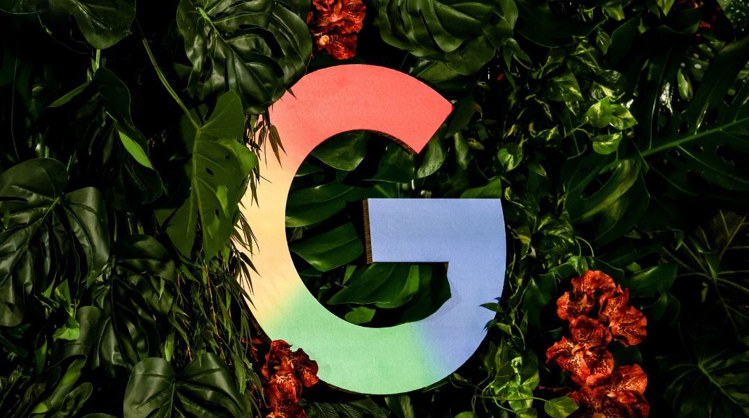 Η Ευρωπαϊκή Επιτροπή εξετάζει εάν η Google παραβιάζει τους κανόνες ανταγωνισμού χρησιμοποιώντας διαδικτυακό περιεχόμενο για την εκπαίδευση τεχνητής νοημοσύνης.