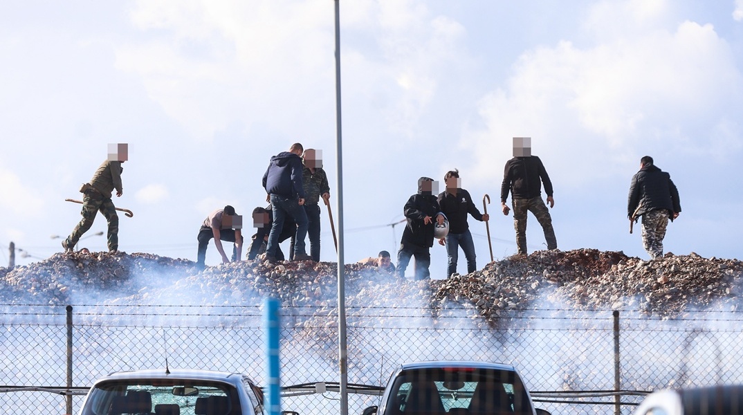 Αγρότες που συμμετείχαν στα επεισόδια στο Ηράκλειο Κρήτης 