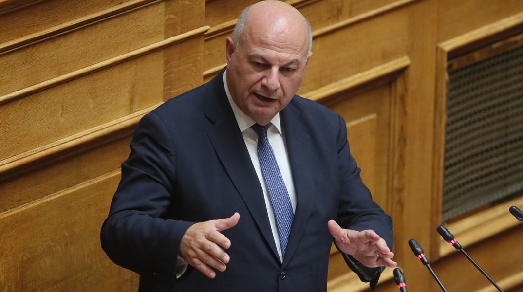 Κώστας Τσιάρας