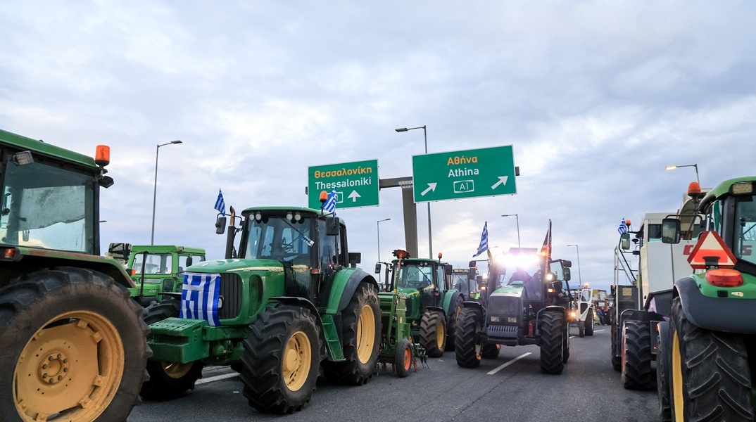 Αγρότες στο μπλόκο της Νίκαιας