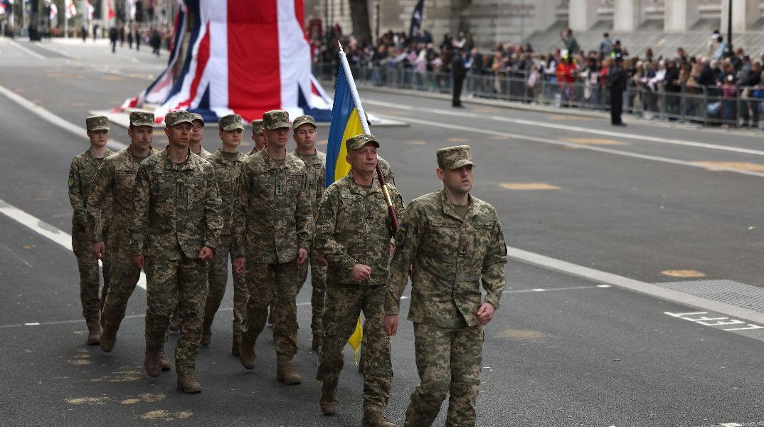 «Οι γιοι και οι κόρες μας να ετοιμαστούν να πολεμήσουν», προειδοποιεί ο αρχηγός Ενόπλων Δυνάμεων της Βρετανίας