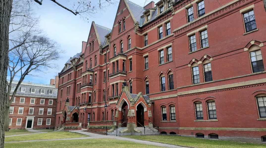 Σοκ στο Χάρβαρντ: Πρώην διευθυντής νεκροτομείου αφαιρούσε όργανα από πτώματα και τα πουλούσε