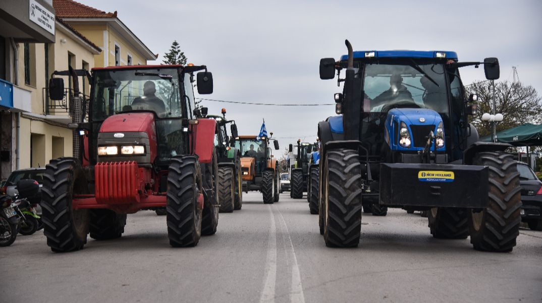 Γιορτές στα μπλόκα λένε οι αγρότες - Εξαγριωμένοι με το λάθος του ΕΛΓΑ και τις καθυστερήσεις στις πληρωμές 