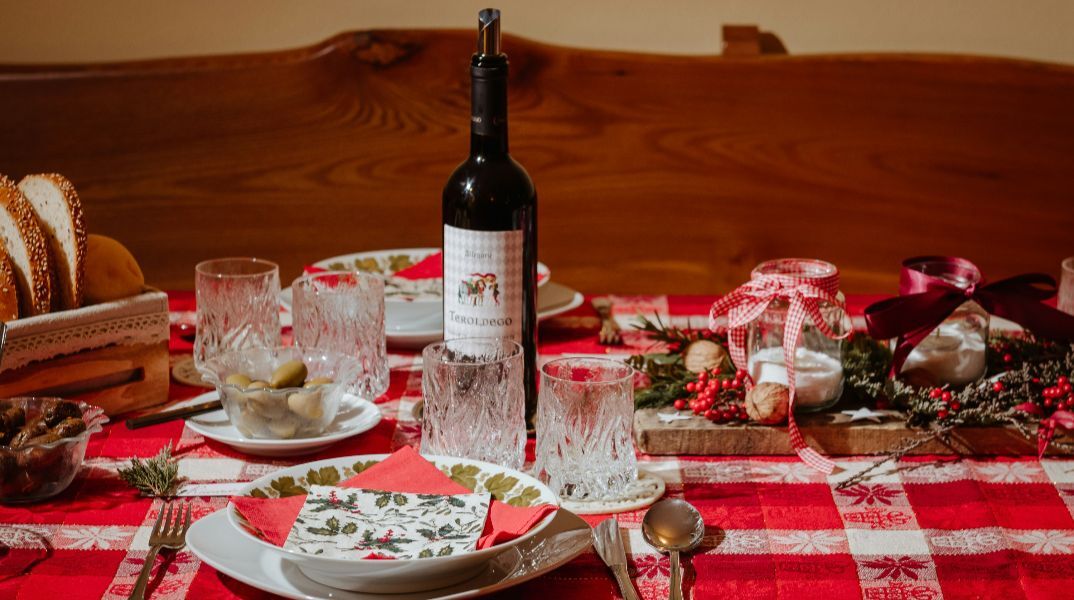 Ακριβότερο φέτος το χριστουγεννιάτικο τραπέζι - Πόσο κοστίζουν η γαλοπούλα και τα μελομακάρονα