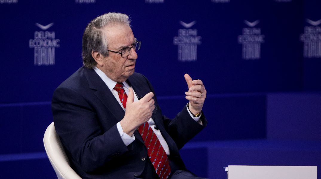 Μπαμπινιώτης: Η σύγκριση των ελληνικών λέξεων με τις αγγλικές - Ποια γλώσσα έχει τη μεγαλύτερη διαφάνεια;