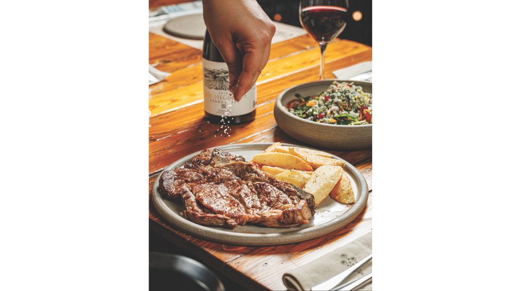 Ella Urban Greek Cuisine: Αγαπημένες γεύσεις μέσα στην απόλυτη χριστουγεννιάτικη ατμόσφαιρα 