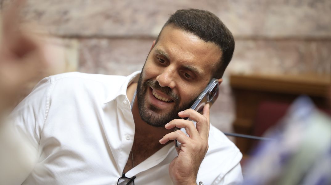 Ο νταής Παππάς και οι υποκριτές