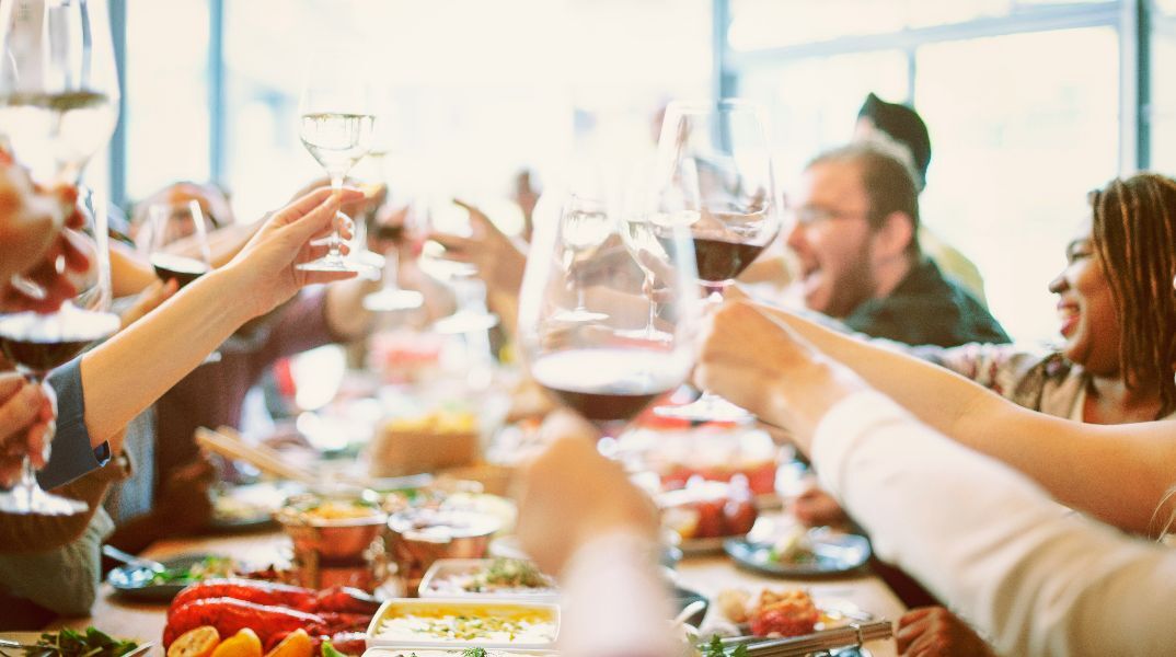 Πώς να απολαύσουμε τις γιορτές των Χριστουγέννων χωρίς ενοχές για το φαγητό 