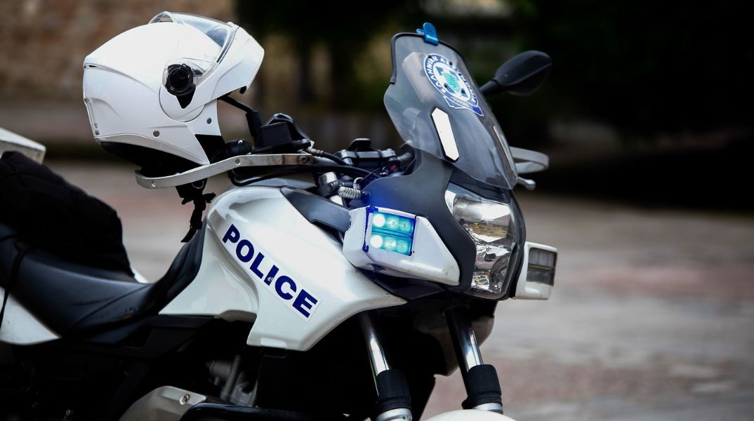 Συνελήφθη 27χρονος στη Θεσσαλονίκη που διέπραξε 10 διαρρήξεις σε έναν μήνα - Αφαίρεσε 15.000 ευρώ, κάρτες και κοσμήματα - Στο αυτόφωρο και ένας κλεπταποδόχος.