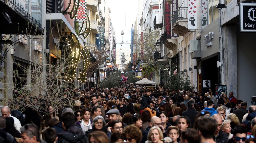 Ανοιχτά καταστήματα και σούπερ μάρκετ σήμερα στο πλαίσιο του εορταστικού ωραρίου - Αναλυτικά οι ώρες λειτουργίας για τις χριστουγεννιάτικες αγορές.